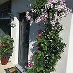 Single Family House With View In Carona Сasa de vacaciones Lugano