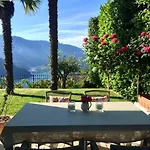 Single Family House With View In Carona Сasa de vacaciones