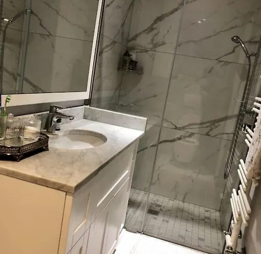 Single Family House With View In Carona 別荘