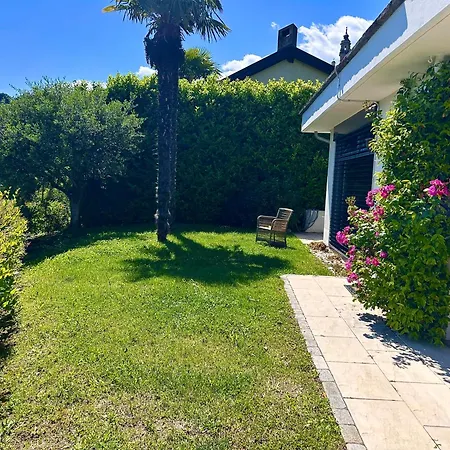 בית נופש Single Family House With View In Carona