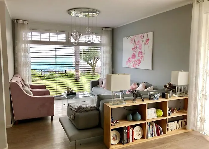 Single Family House With View In Carona Semesterbostad *